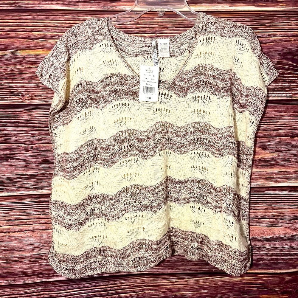 NWT Absolutely Crop Top White and Maroon Sweater. Size Small.